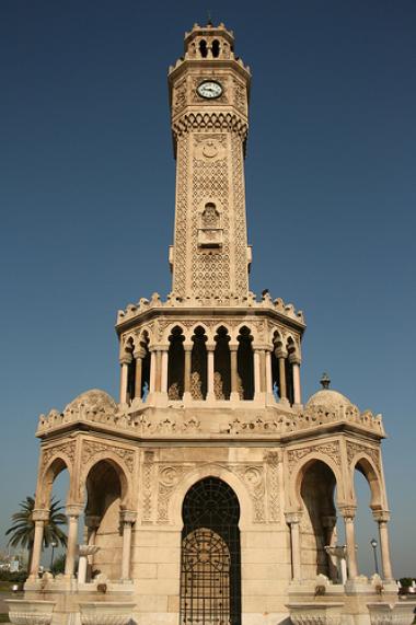 Izmir v Turecku s hodinami na věži