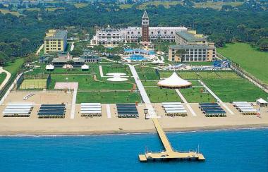 Turecko - Antalya, pohled na hotel Venezia Palace Resort