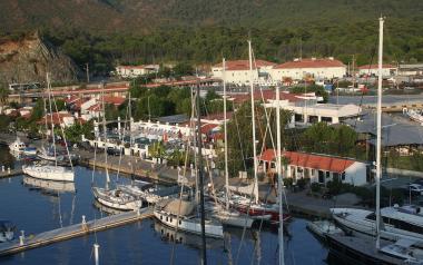Turecké letovisko Marmaris s přístavem