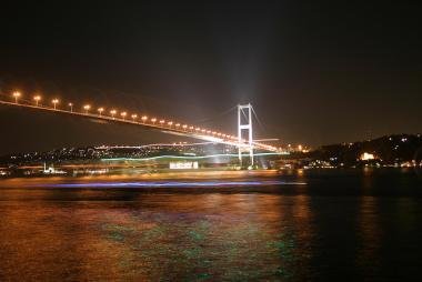 Turecké město Istanbul v noci