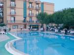 Hotel Rainbow s bazénem v Cesme, Turecko