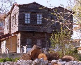 Edirne s dřevěným domem