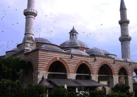 Turecké město Edirne a mešita Eski