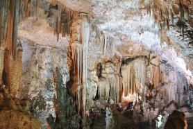 Turecká jeskyně Narlikuyu v okolí Mersinu