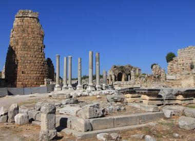 Pozůstatky antického města Perge