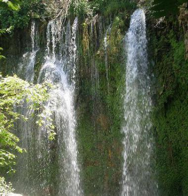 Antalya a nedaleký vodopád Kurşunlu